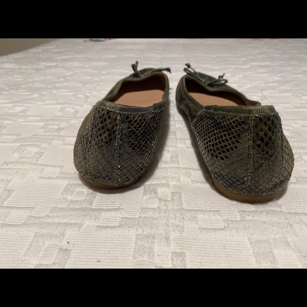 Banana Republic green flats